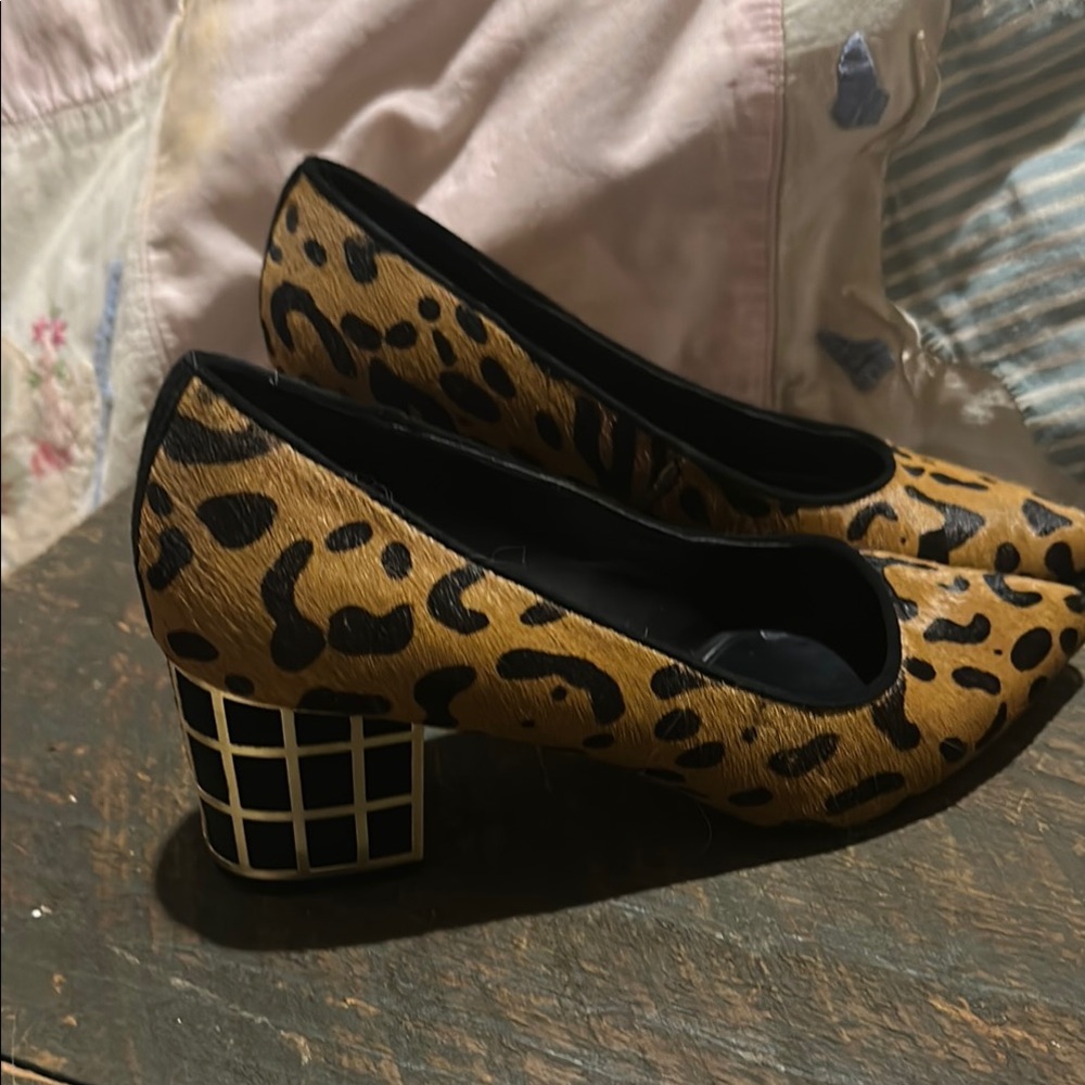 Brian Atwood Leopard Print Pointed-Toe Pumps in Tan and Black - Picture 6 of 12